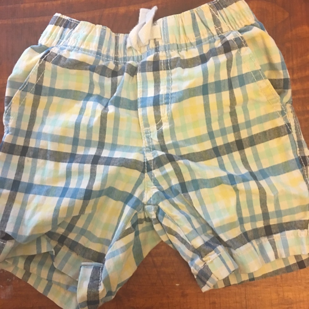 Boys Gymboree plaid shorts 12-18 mo